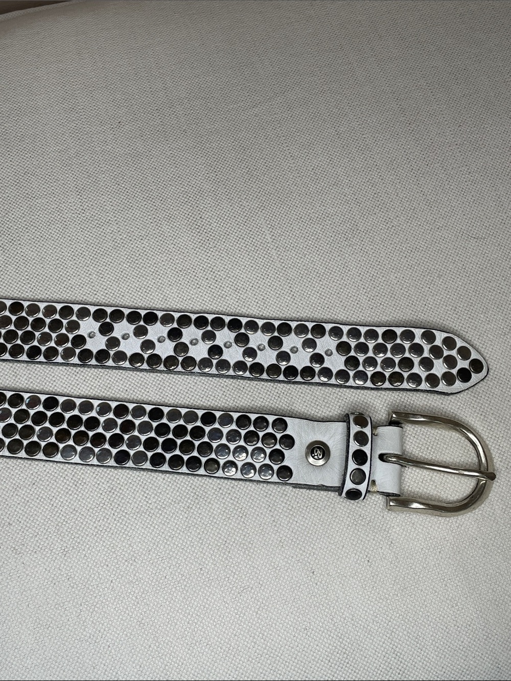B. Belt, Zoe Belt Genuine Leather White and Silver - Picture 5 of 5